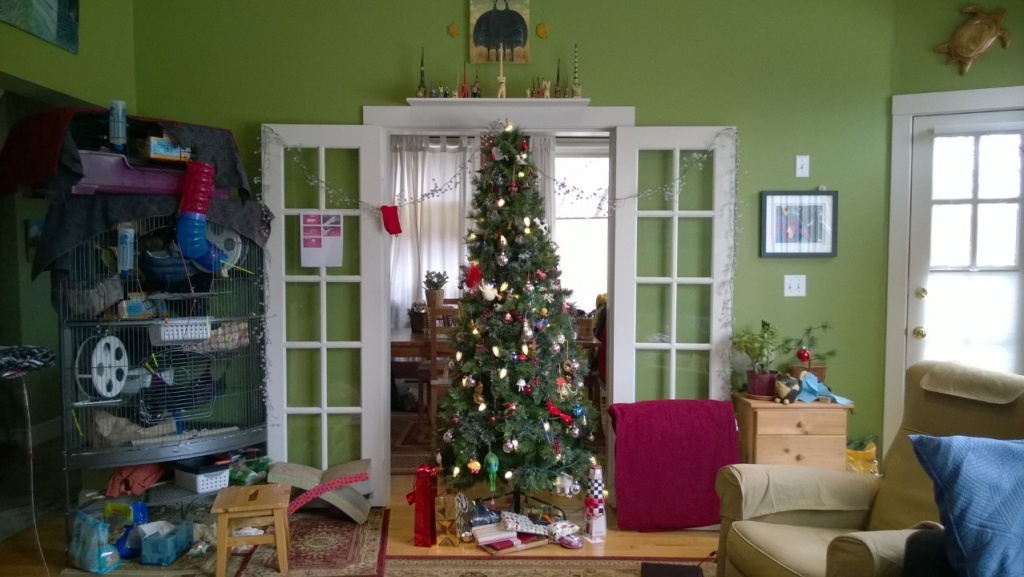 christmas tree 2014 with presents and rat cage