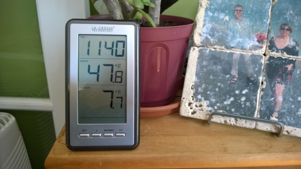 the living room is 47.8 degrees F!