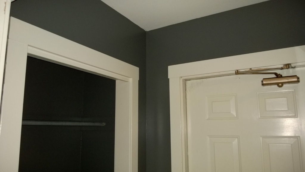 painting the front entrance hall and closet benjamin moore kendall charcoal