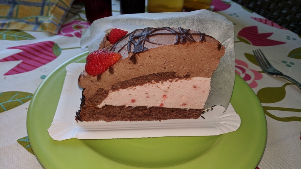 a heavenly strawberry & chocolate cake, nürtingen, germany
