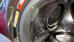 cleaning the rubber door ring of the washing machine