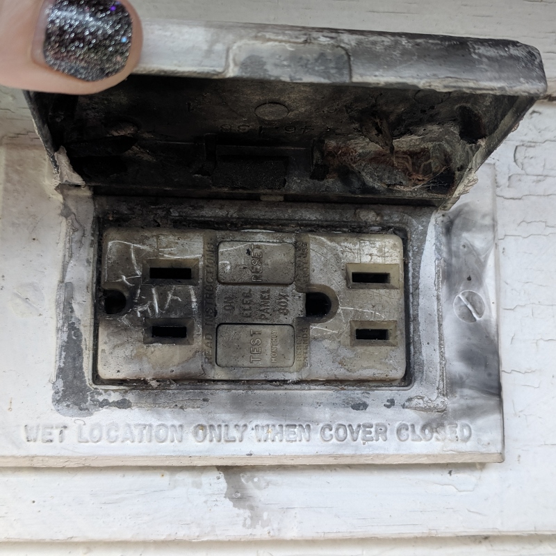 Hubby’s Outdoor Outlet Scare