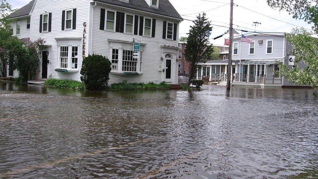 ipswich river during the flood of 2006, taken by waterpixi