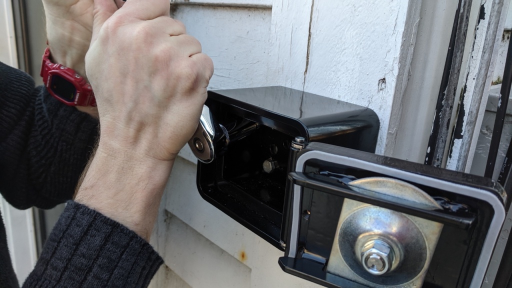 installing the new knox first responder key box